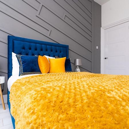 Cheerful 2 Bedroom Homely Apartment, Sleeps 6 Guest Comfy, 3X Double Bed, Parking, Free Wifi, Suitable For Business, Leisure Guest,Glasgow, Glasgow West End, Near City Centre Exteriör bild