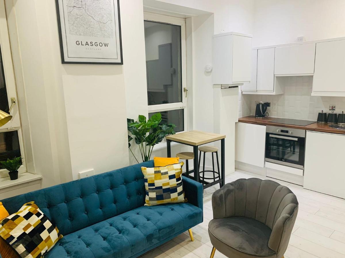 Cheerful 2 Bedroom Homely Apartment, Sleeps 4 Guest Comfy, 1X Double Bed, 2X Single Beds, Parking, Free Wifi, Suitable For Business, Leisure Guest,Glasgow, Glasgow West End, Near City Centre Exteriör bild